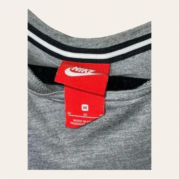 0740. NIKE LONG SLEEVE JERSEY MATERIAL TOP GRAY IN COLOR SIZE MEDIUM - Picture 6 of 11